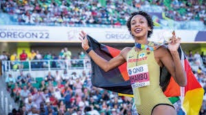 圣路易斯红雀老将亚伯特·普侯斯击出生涯第 700 支本垒打，圆满谢幕